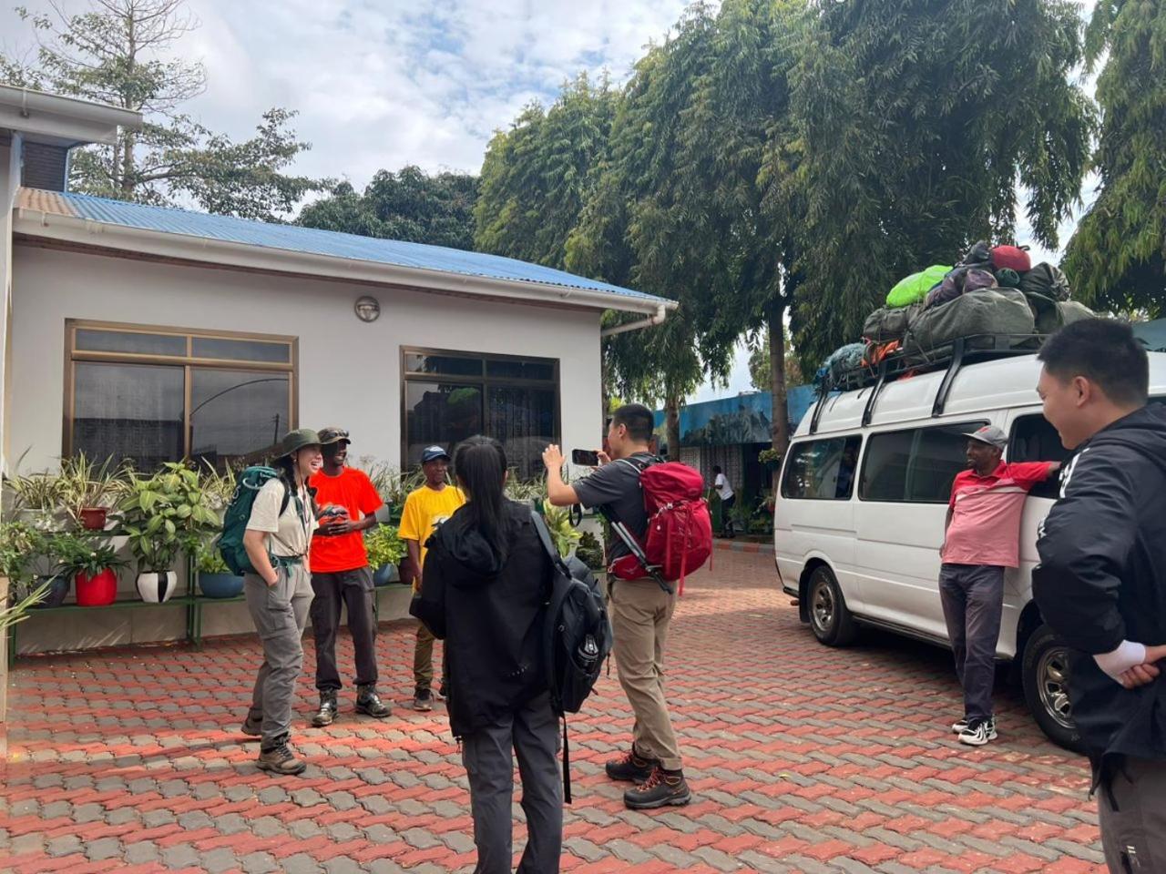 Kilimanjaro Trekcity Hostel モシ エクステリア 写真